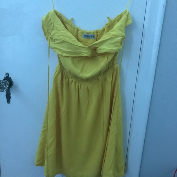 Yellow spaghetti strap short dress - Picture 5 of 5